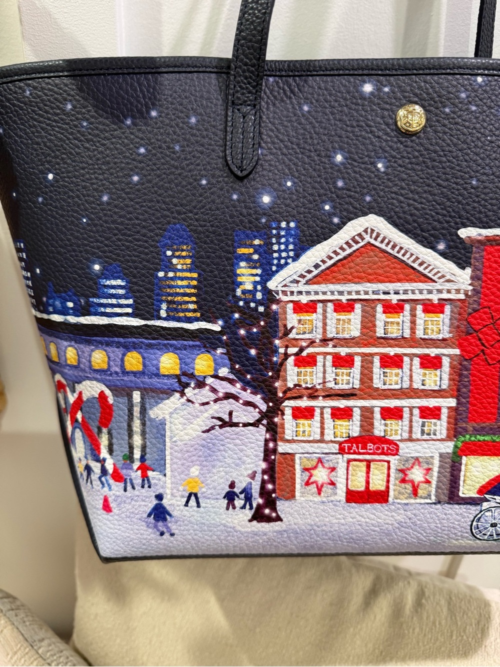 Talbots Holiday Street Scene Tote - Picture 7 of 9